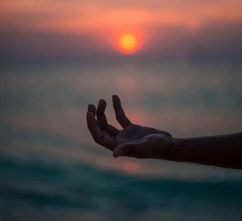 請為善良點一盞燈。否則，下一個受傷害的就是你