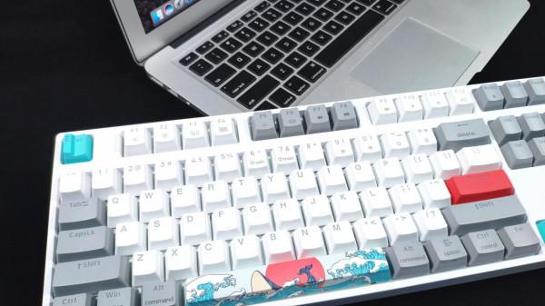 遇見珊瑚海，鍵線分離、熱插拔、RGB燈效，小呆蟲GK108開箱