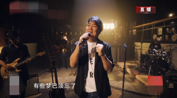 雙11晚會大翻車,周海媚邊抖邊唱,蔡徐坤難聽,吳宣儀別眨眼了 雙11晚會大翻車,周海媚邊抖邊唱,蔡徐坤難聽,吳宣儀別眨眼了