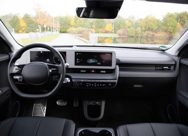 國內見不到的現代純電動，33-43萬，在英國的人氣特別高