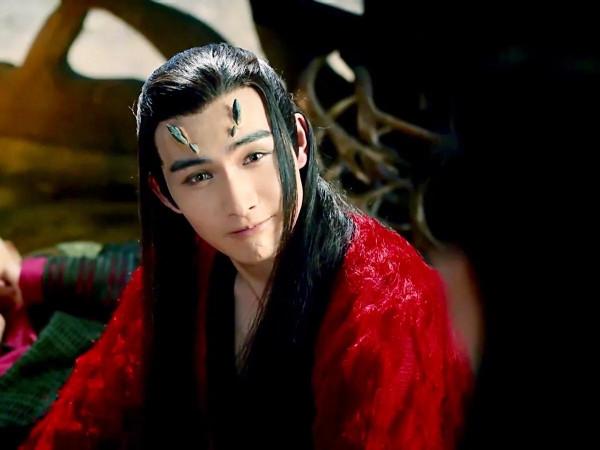 誰說大紅太俗氣?這6位紅衣造型又酷又颯,歪頭殺邪媚直擊觀眾心 誰說大紅太俗氣?這6位紅衣造型又酷又颯,歪頭殺邪媚直擊觀眾心