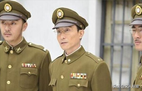 國軍中將訓下屬引發滅門慘案，嚴厲處理後辭官，後來起義成副省級