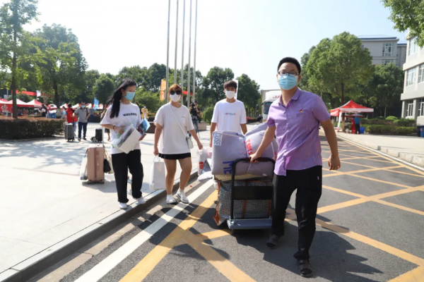 多圖直擊：長江工程職業技術學院2021開學、迎新現場…