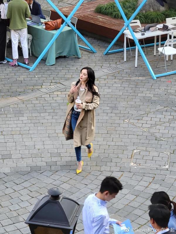 楊冪拍戲路透,這狀態也太好了吧 楊冪拍戲路透,這狀態也太好了吧