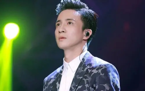 5位沒“偶像包袱”的明星,鄧超竟去路邊貼膜,雷佳音是各種自黑 5位沒“偶像包袱”的明星,鄧超竟去路邊貼膜,雷佳音是各種自黑