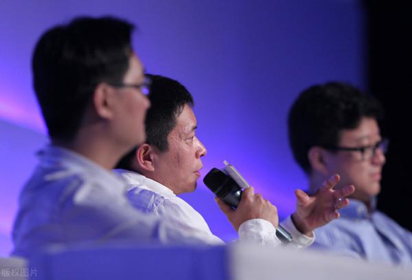 將時間拉長看，許家印和王健林之間，差了不止一個“賈躍亭”