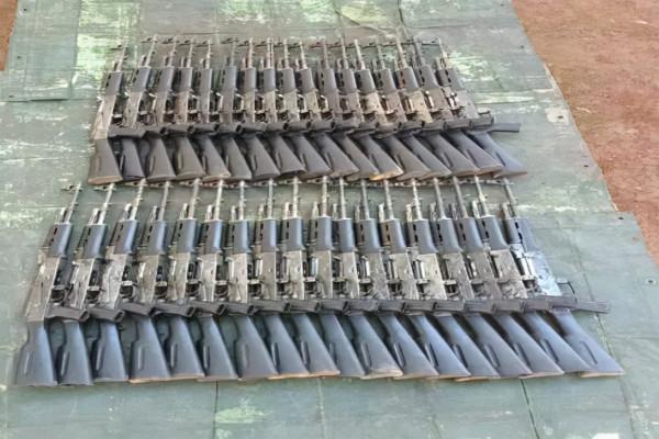 緬甸軍警安保部隊,查獲大批計劃賣給防衛軍的武器 緬甸軍警安保部隊,查獲大批計劃賣給防衛軍的武器