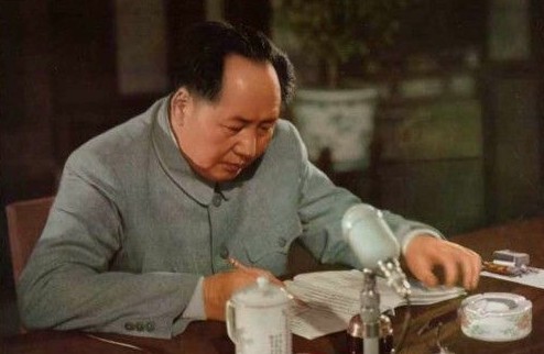 1950年毛主席得知，有官員建二層別墅，怒吼道：拉出去槍斃了