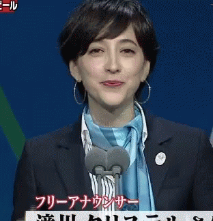 38歲政界王子娶日本第一美人,因首相選舉只得一票,急於變老 38歲政界王子娶日本第一美人,因首相選舉只得一票,急於變老