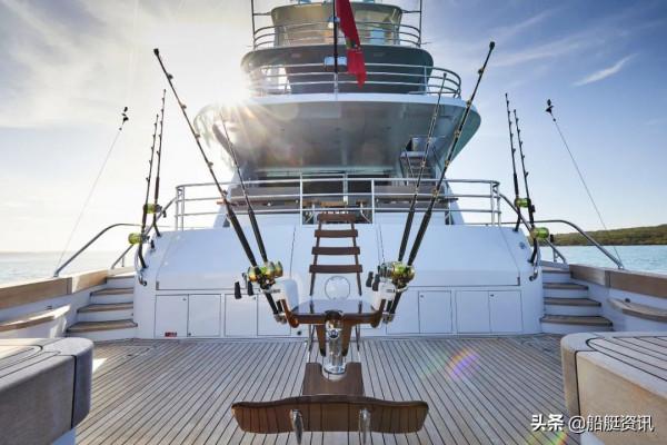 世界上最大的碳纖維釣魚艇