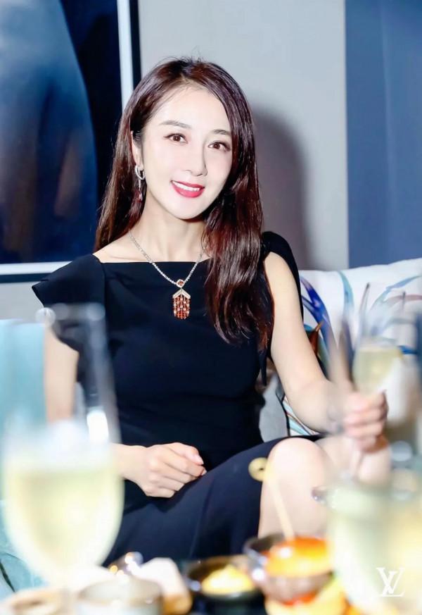 有喜歡李依曉的嗎？她曾是古裝第一美人，現在卻只能演反派角色