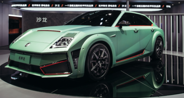 用力過猛的機甲龍,讓我想起了小時候的四驅車 用力過猛的機甲龍,讓我想起了小時候的四驅車