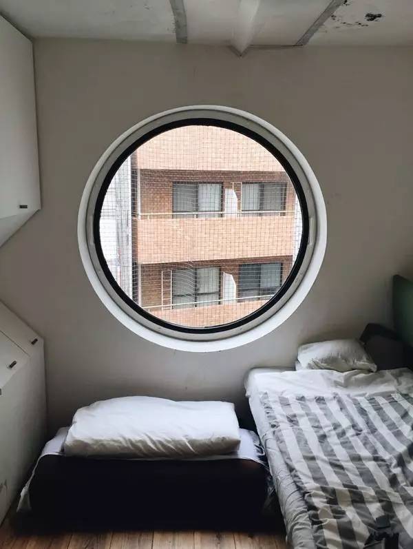 我去東京住了一晚全世界最有名的膠囊旅館，感覺就像冒險