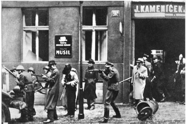 布拉格戰役：蘇德戰爭最後一戰，德軍徹底覆滅，86萬德軍被俘