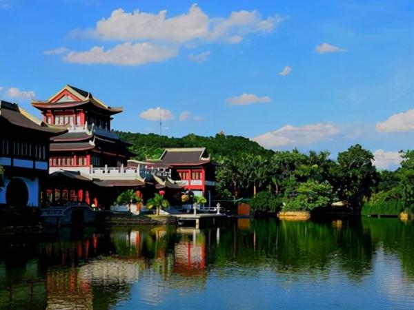 廣西又一景區走紅，全景區由18座大小嶺組成，距市中心30分鐘車程