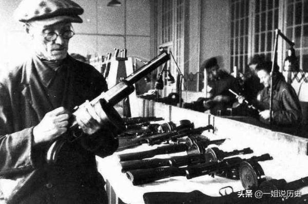 導彈專家為8000萬美金，帶機密圖紙叛逃美國，8月後慘死街頭