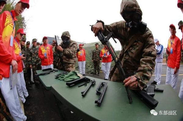 看！“東風快遞員”為火箭“注燃”