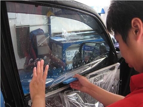 4S店送的玻璃膜能用嗎？汽車貼膜太重要了，這個錢千萬不要省