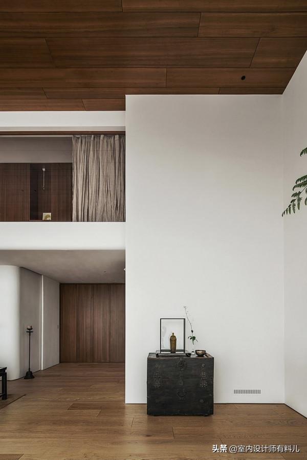 福建：女子丟下老公孩子，花200萬在山中建房，140㎡一室一人住