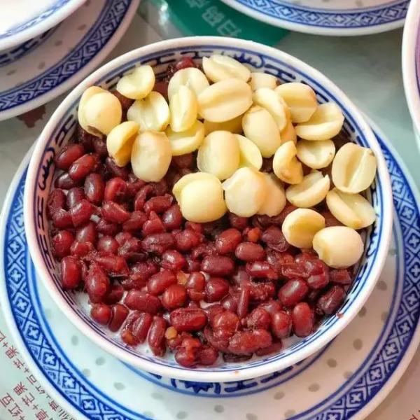 紅豆和蓮子能搭配出怎樣的火花，我來告訴你