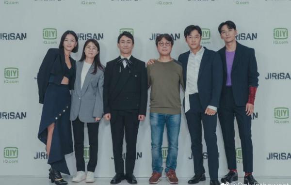 全智賢久違亮相！穿露臍裝“川字”腹肌太結實，瘦過頭女神臉消失