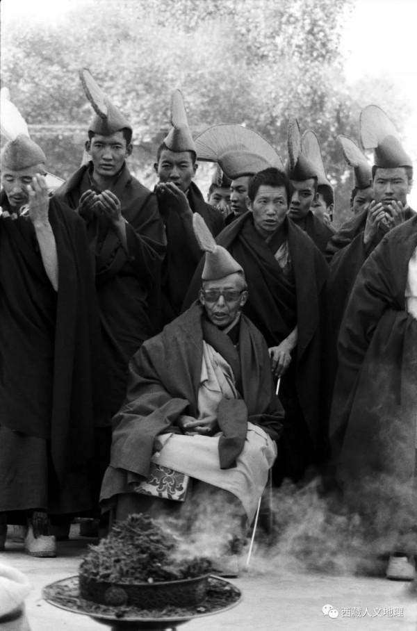 西藏的僧兵到底是怎麼回事？