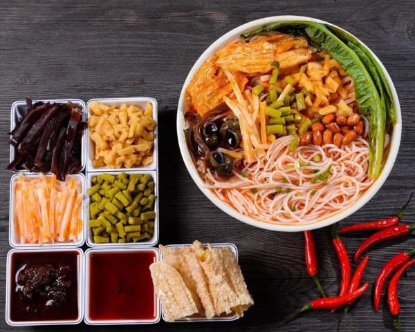 「廣西旅遊」廣西不僅有桂林山水甲天下，還有絕美的海岸線瀑布