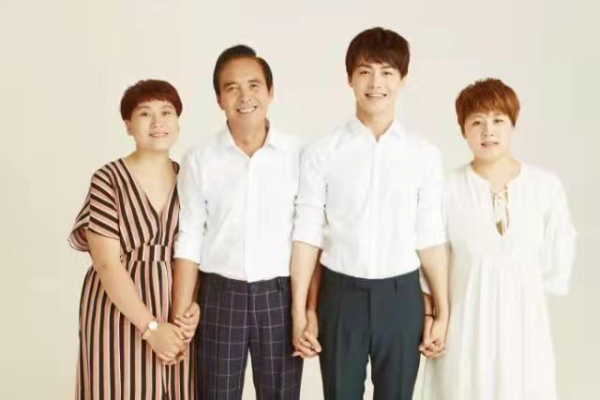 5歲時,他為母親買了一包藥,就是這包藥,讓馬天宇失去了媽媽 5歲時,他為母親買了一包藥,就是這包藥,讓馬天宇失去了媽媽