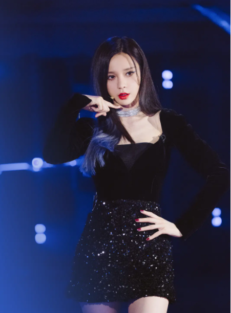 8位當紅“妝感美人”,每一位都離不開化妝品,素顏與路人無差 8位當紅“妝感美人”,每一位都離不開化妝品,素顏與路人無差