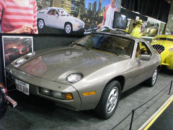 198萬美元成交，《保送入學》中的保時捷928成功拍賣