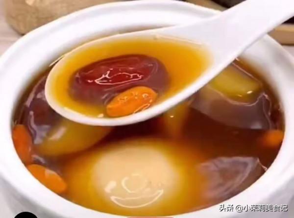 我坐月子時，每天喝的7碗湯，營養好喝不長肉，純母乳餵養沒壓力