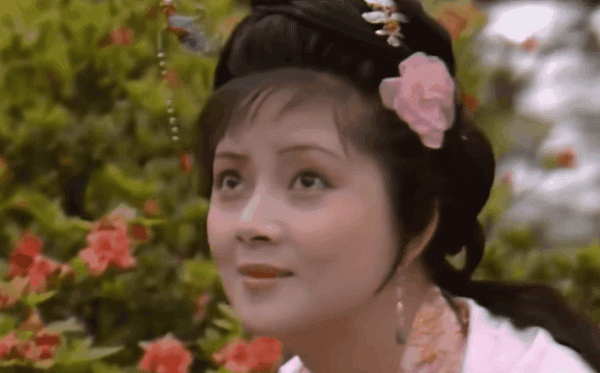 別人演“大家閨秀”只是像，她們簡直就是名門大小姐本人