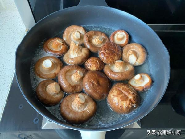 大雪時節吃餃子,鮮香美味又滋補,比韭菜白菜好吃又營養 大雪時節吃餃子,鮮香美味又滋補,比韭菜白菜好吃又營養