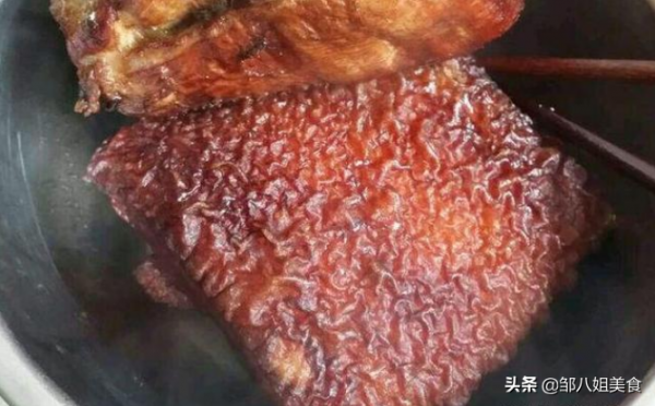 過年做梅菜扣肉，掌握好4點竅門，誰做都成功，酥爛不膩香氣濃郁