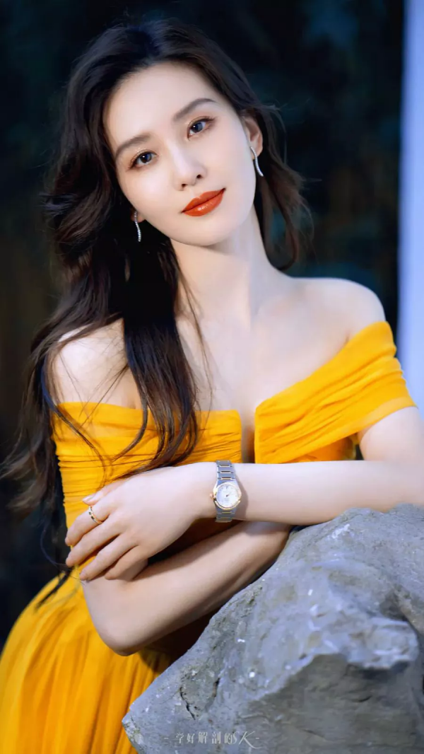 劉詩詩，端莊富貴，清新脫俗