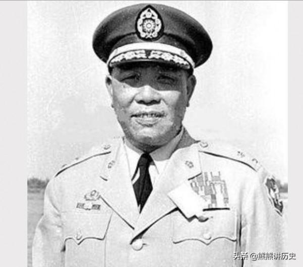 跟著胡璉從淮海戰役，突圍成功的尹俊，後來成為蔣氏重臣