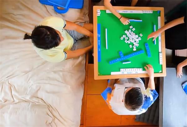 一位香港30歲獨居青年,買下18㎡雙陽臺“奈米樓”,網友:太逼仄 一位香港30歲獨居青年,買下18㎡雙陽臺“奈米樓”,網友:太逼仄