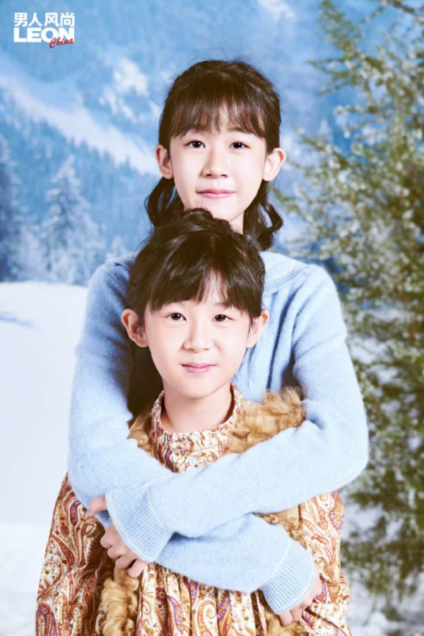 陸毅一家四口合體拍大片!他留鬍子變糙漢,倆女兒穿羽絨服超可愛 陸毅一家四口合體拍大片!他留鬍子變糙漢,倆女兒穿羽絨服超可愛