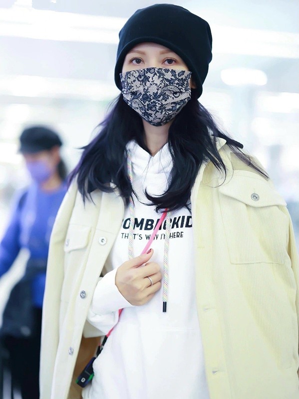 蔡少芬靠港風穿搭美出圈!衛衣配吊襠褲潮到飛起,哪像48歲仨娃媽 蔡少芬靠港風穿搭美出圈!衛衣配吊襠褲潮到飛起,哪像48歲仨娃媽