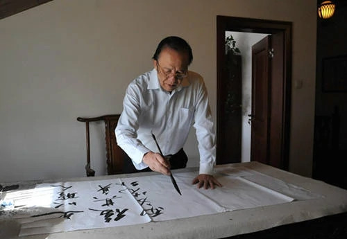 “德藝雙馨”楊洪基：31歲娶初戀，53歲走紅，一輩子不接廣告