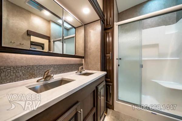 乘著豪宅去拉薩，看Jayco最新概念房車