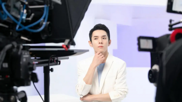 李佳琦的女生們買出了多少冠軍小鎮？