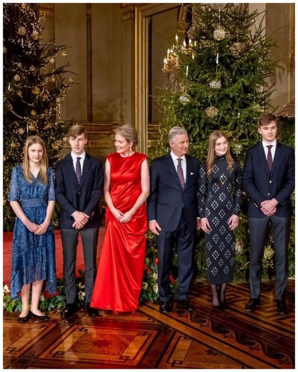 王室最高海拔家庭齊聚音樂會，王子身高直逼兩米，成現實版高富帥