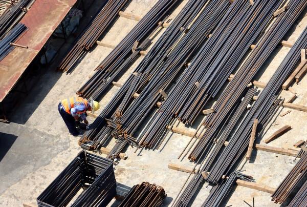 風雲突變！國際油價大幅飆升，國內夜盤黑色系承壓下行焦炭跌超6%