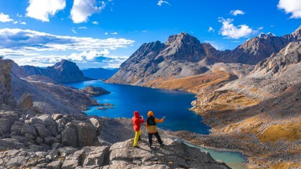 川西海拔最高最大最藍的海子——亞莫措根