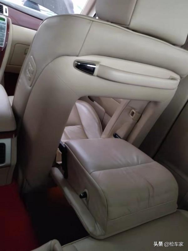 紅旗H9不是首個國產豪華車，還記得當年賣68萬的紅旗盛世嗎？