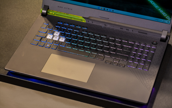 華碩ROG電競筆電2022新機動眼看，匯入MUX Switch強化GPU效能