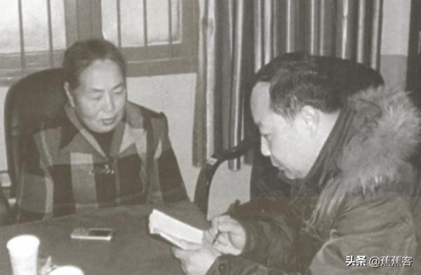 羅盛教犧牲後：父親赴朝為兒掃墓，被救者母親提出：我把孫子送你