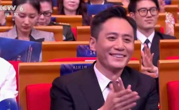 金雞獎獲獎名單公佈：張譯緊張咬嘴唇，張小斐奪影后激動落淚