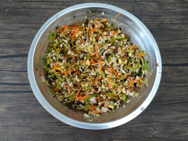 早餐餡餅,懶人喜歡做的一道美食,幾樣蔬菜一起烙,出鍋香濃味好 早餐餡餅,懶人喜歡做的一道美食,幾樣蔬菜一起烙,出鍋香濃味好